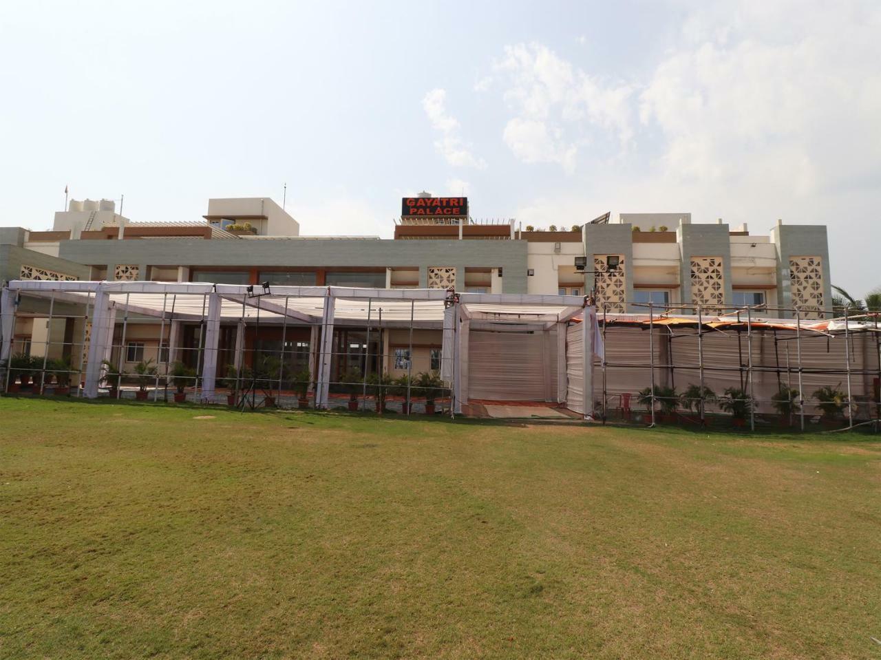 Oyo 29012 Gayatri Palace Hotel Durg Exterior photo